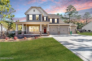 818 Winston Pines Dr, Aberdeen, NC 28315