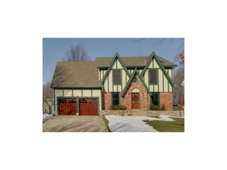 9220 Swarner Dr, Lenexa, KS 66219