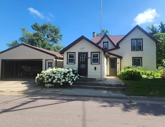 211 2nd St, Pipestone, MN 56164