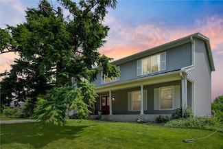 6908 Larkwood Dr NE, Cedar Rapids, IA 52402