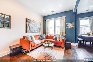 351 5th St Unit 3, Jersey City, NJ 07302