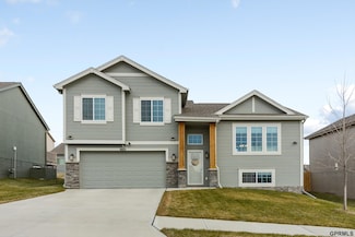 8017 N 85th St, Omaha, NE 68122