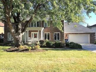 66 Southwedge Dr, Getzville, NY 14068