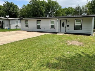 820 Grande Dr, Mesquite, TX 75149