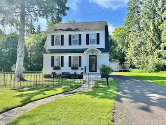 115 E Arch St, Ironwood, MI 49938
