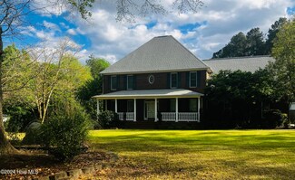 104 Candlestick Ct, Clinton, NC 28328