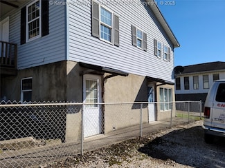 5692 E Dupont Ave, Glasgow, WV 25086