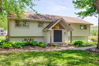 6316 Lake Shore Dr, Cary, IL 60013