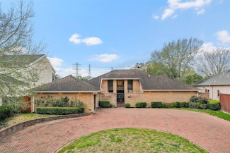 534 Fox Briar Ln, Sugar Land, TX 77478