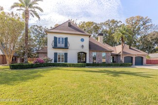 1004 Bear Creek Cir, Breaux Bridge, LA 70517