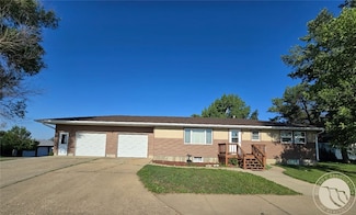 602 S 6th St W, Baker, MT 59313