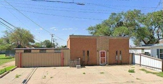 107 W 9th St, Hale Center, TX 79041