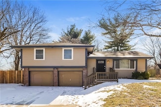 120 SW Gladstone Dr, Blue Springs, MO 64014