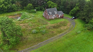 65 South St, Masontown, WV 26542
