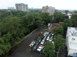 450 E Edsall Ave, Palisades Park, NJ 07650