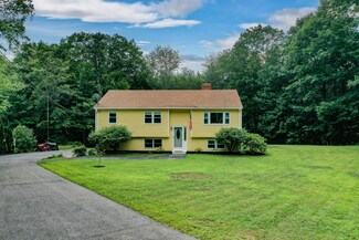 12 Oak Ridge Dr, Standish, ME 04084