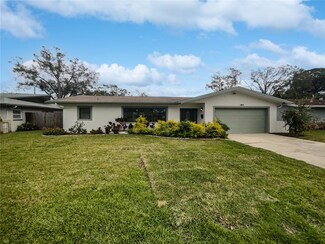 2801 65th Way N, Saint Petersburg, FL 33710