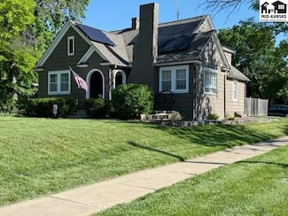129 W 20th Ave, Hutchinson, KS 67502