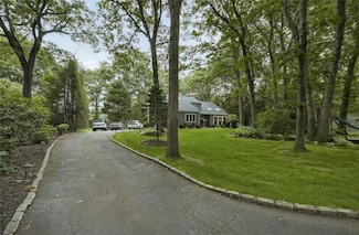18 Mason Ct, East Northport, NY 11731