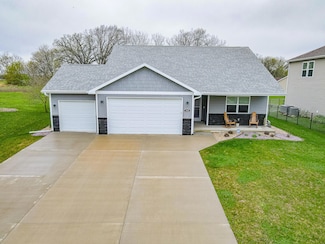 3465 Samson Dr, Janesville, WI 53563