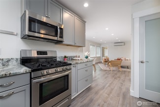 725 Maple Ave, La Conner, WA 98257