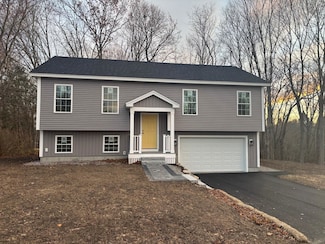 15 Bartlett St, Epping, NH 03042