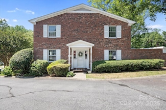 1409 Kensington Rd Unit B8, Hendersonville, NC 28791