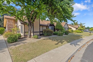 3940 W Hillsdale Ct, Visalia, CA 93291