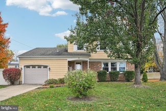 8 Yorktown Ct, Marlton, NJ 08053