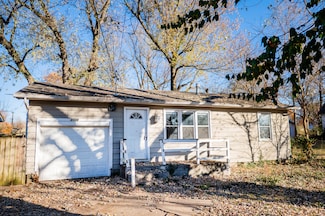 2074 N Columbia Ave, Springfield, MO 65803