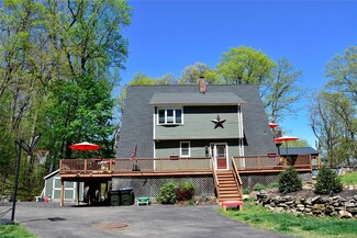 17 Hilltop Ave, Newburgh, NY 12550