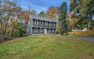 23 Canterbury Dr, Bradford, RI 02808