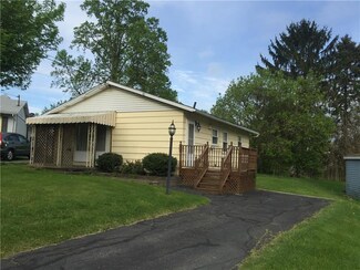 121 Beechwood Ave, Wheatland, PA 16161