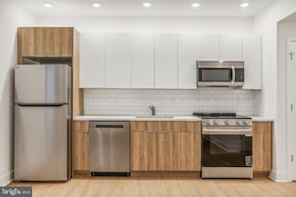 3952 Lancaster Ave Unit 302, Philadelphia, PA 19104