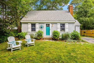 90 Priscilla St, Teaticket, MA 02536