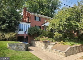 3712 25th St N, Arlington, VA 22207