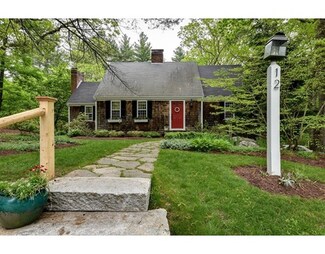 12 Woodridge Rd, Dover, MA 02030