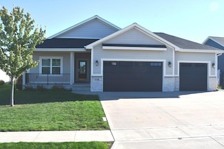 726 35th St SW, Altoona, IA 50009