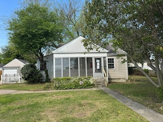 816 Gay Ave, Portsmouth, VA 23701