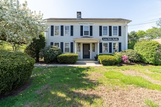 141 Dowd Ave, Canton, CT 06019