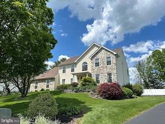 42 Pin Oak Dr, Phoenixville, PA 19460
