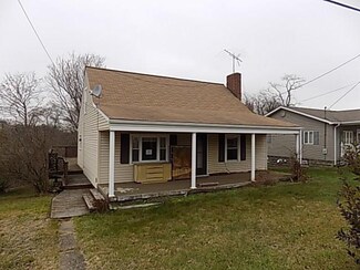 5 Church St, Daisytown, PA 15427