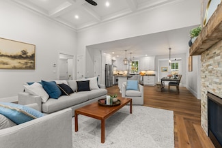 44 Village Green Dr, Ogunquit, ME 03907