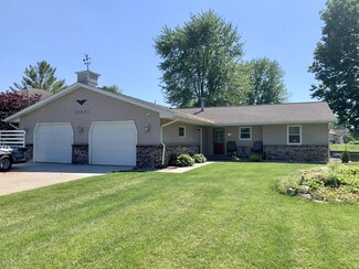 12651 Park Dr, Wayland, MI 49348