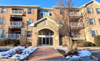 2676 Stone Cir Unit 211, Geneva, IL 60134