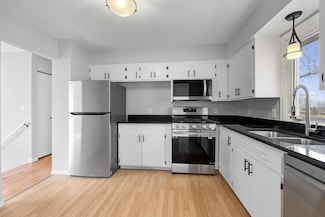 2105 Carnelian Ln, Saint Paul, MN 55122