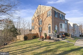 4122 Bancroft Ln, Woodbridge, VA 22192