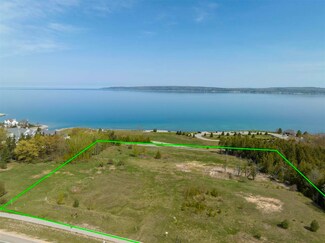 3154/3180 Charlevoix Rd, Petoskey, MI 49720