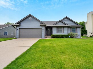 7531 Hamlin St, Crown Point, IN 46307