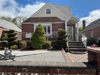 8017 252nd St, Bellerose, NY 11426